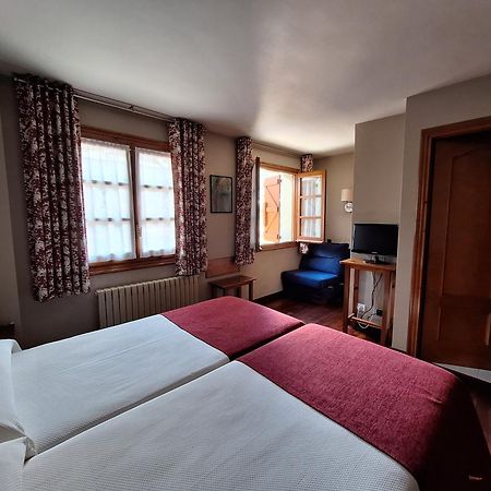 Hotel Aragueells Бенаске Экстерьер фото