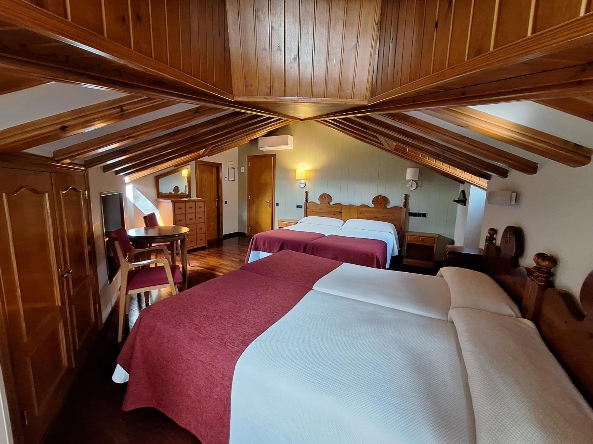 Hotel Aragueells Бенаске Экстерьер фото