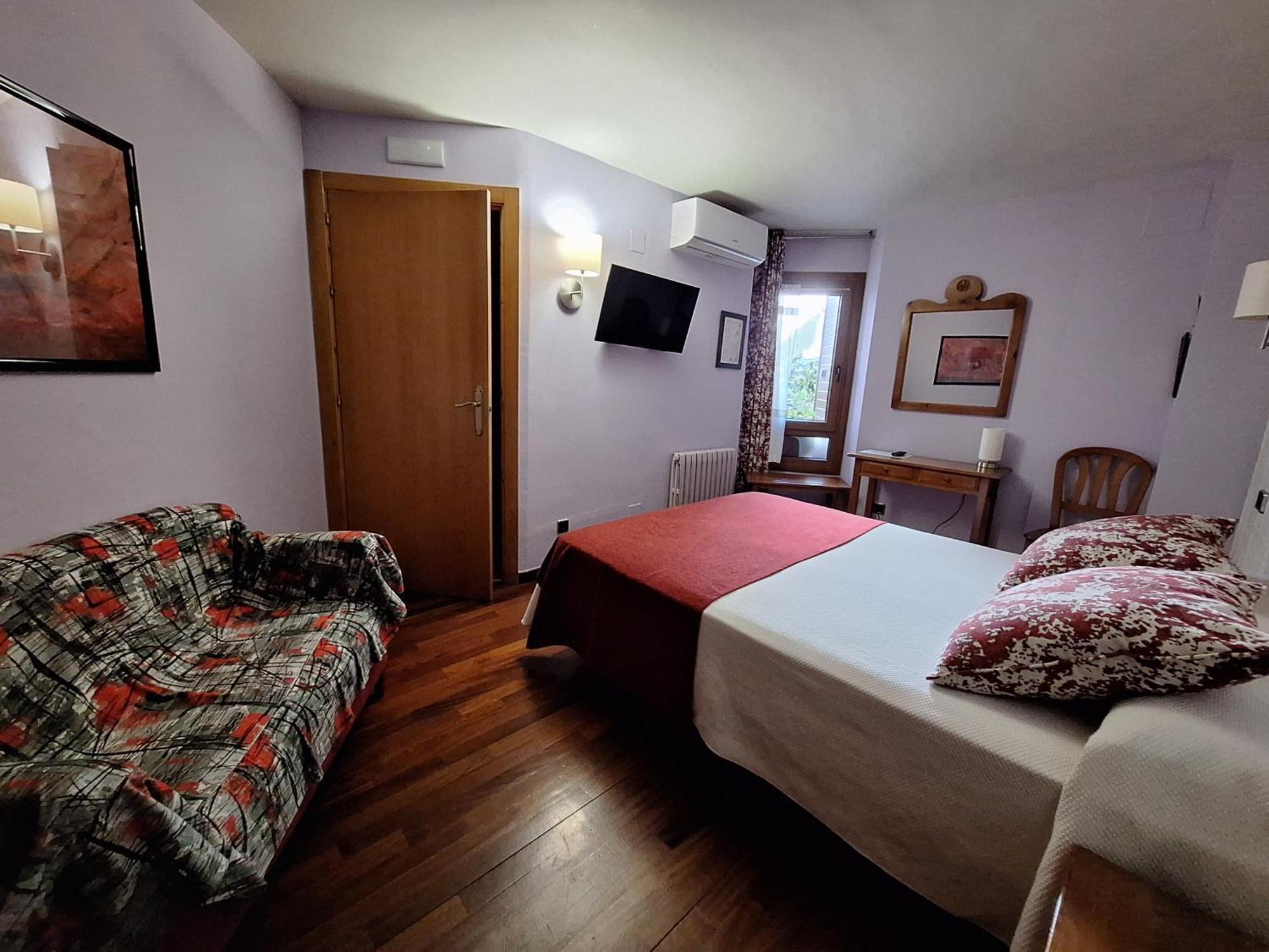 Hotel Aragueells Бенаске Экстерьер фото