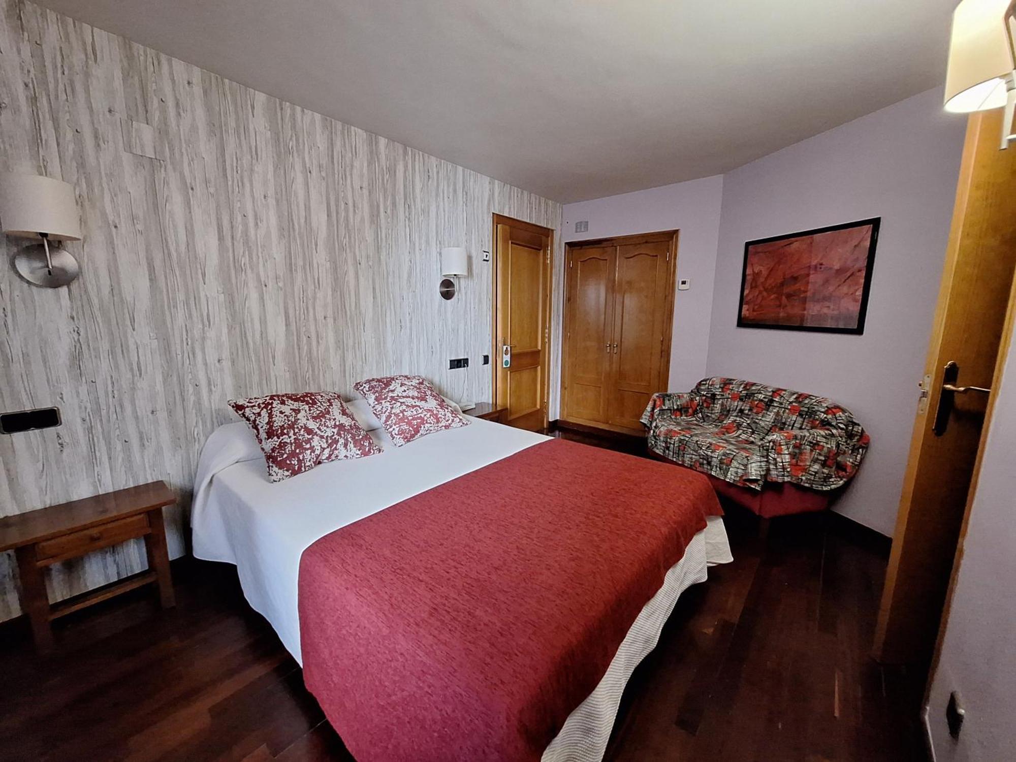 Hotel Aragueells Бенаске Экстерьер фото